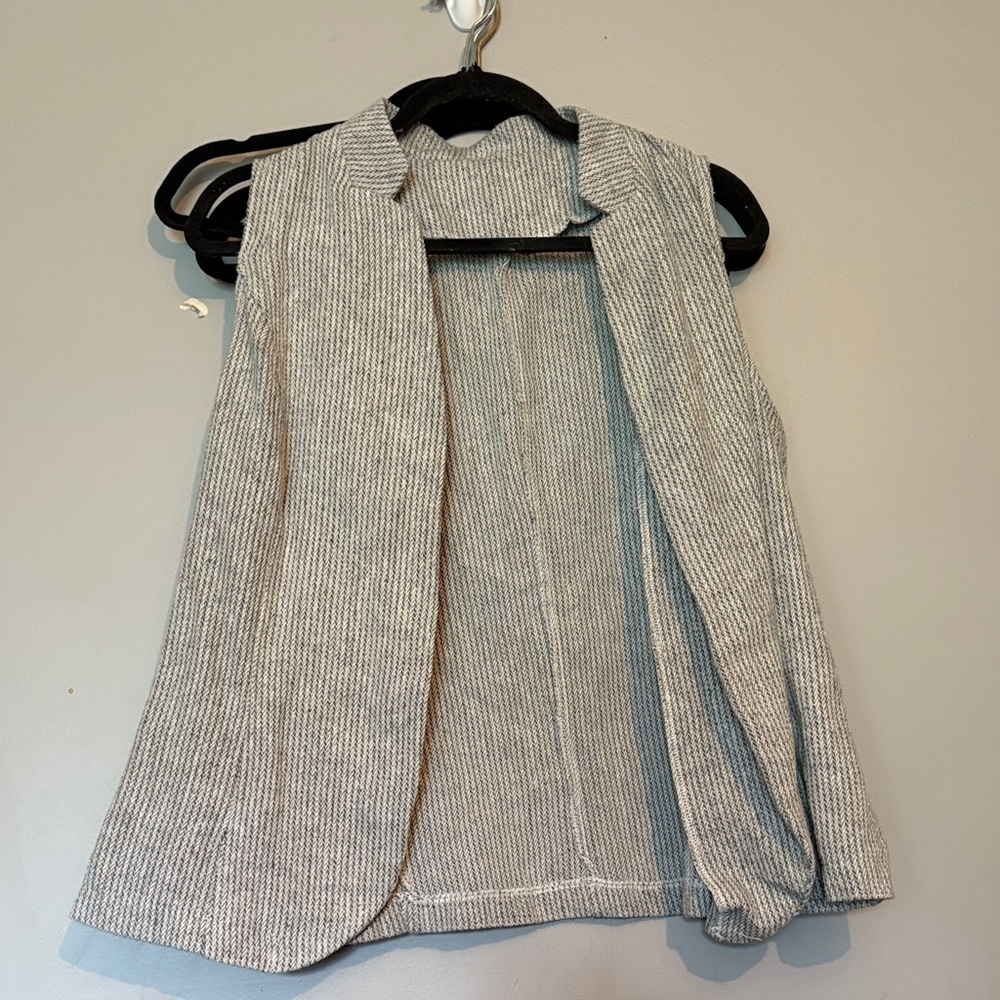 Gray Sleeveless Open Front Vest